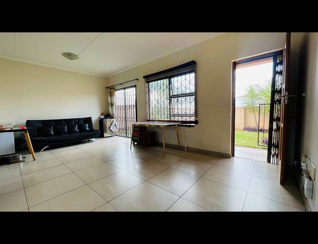 3 BEDROOM TOWNHOUSE FOR SALE IN MONTANA